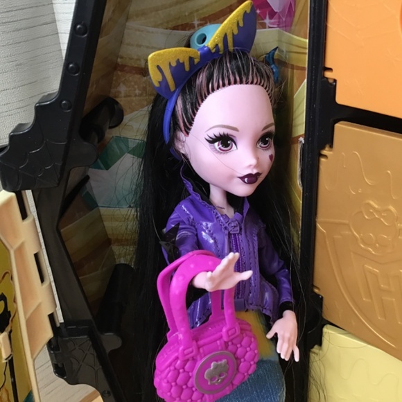 Monster High Doll and Closets - Picture 3 of 9